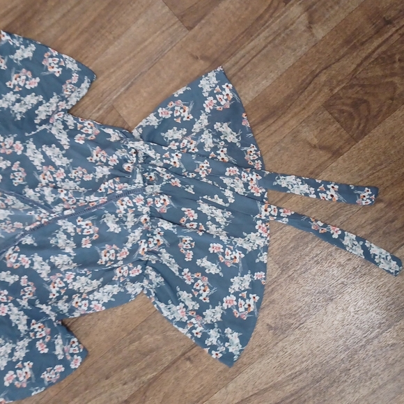 Sienna Sky top size medium - Picture 5 of 9